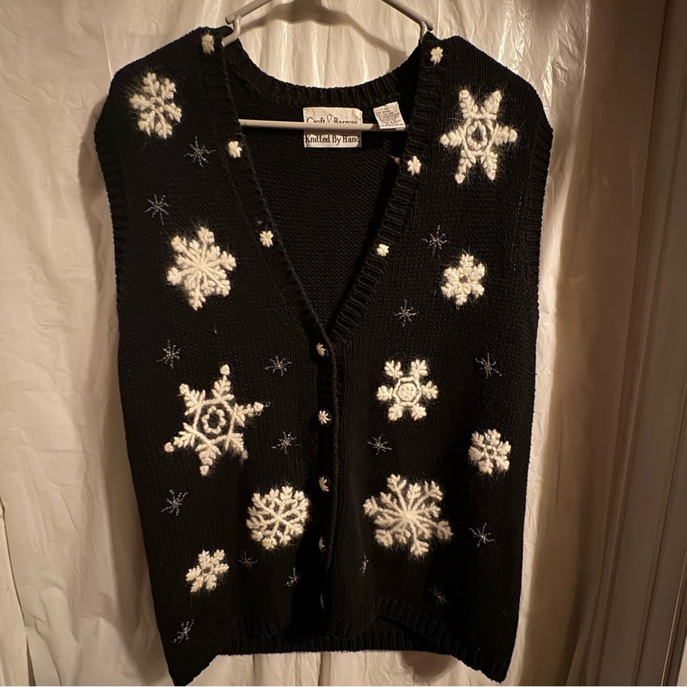 Croft & Barrow Sweater Vest Sz Medium Black White Angora Rabbit Snowflakes Vtg
